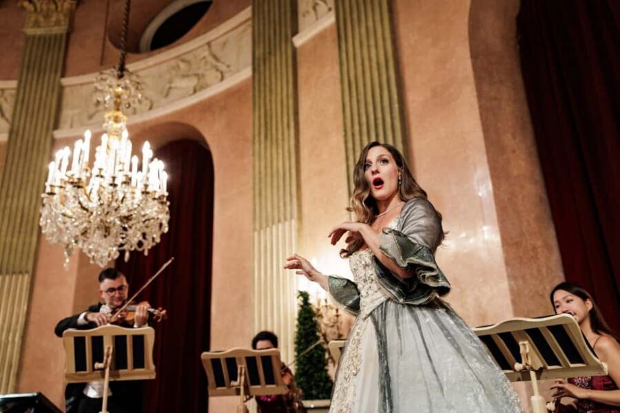 Imperial Gala Concert at Palais Auersperg - Ballet in the palace: elegant, but watch the stage setup