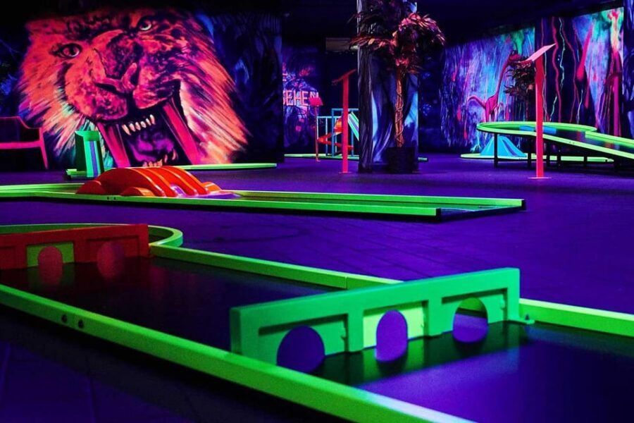Innsbruck: 3D Mini Golf with Dazzling Light Effects - 3D UV Mini Golf in Innsbruck: the premise and why it works