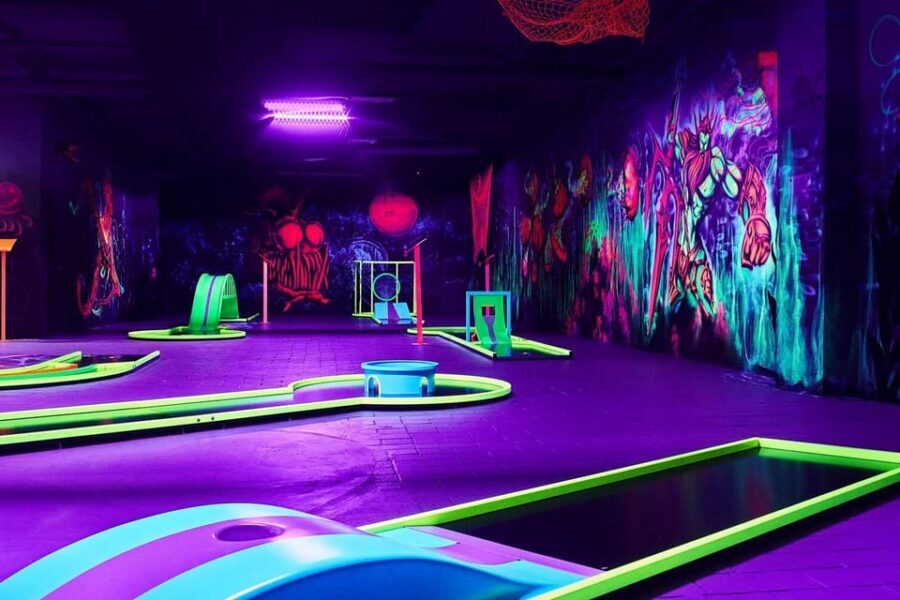 Innsbruck: 3D Mini Golf with Dazzling Light Effects - Who should book this 3D mini golf (and who might skip)