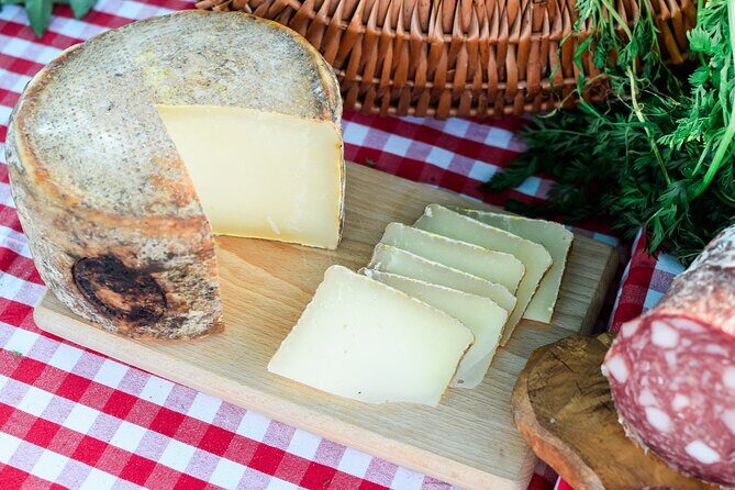 Innsbruck: A Walking Food Tour with Full Meal by Do Eat Better - Markthalle: cheese and wine with an Innsbruck-market mindset