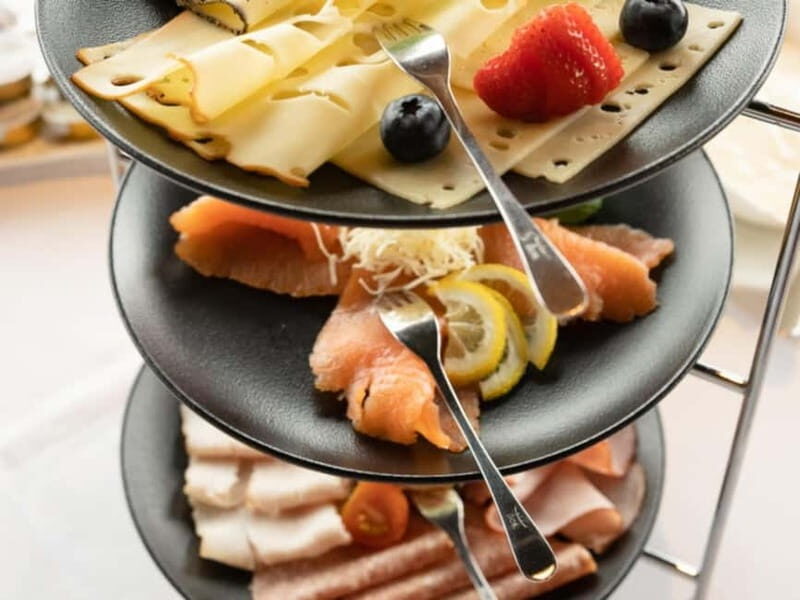 Innsbruck: Breakfast with Prosecco and Panoramic Views - What You Actually Eat: Prosecco, Buffet Spreads, and Egg Dishes