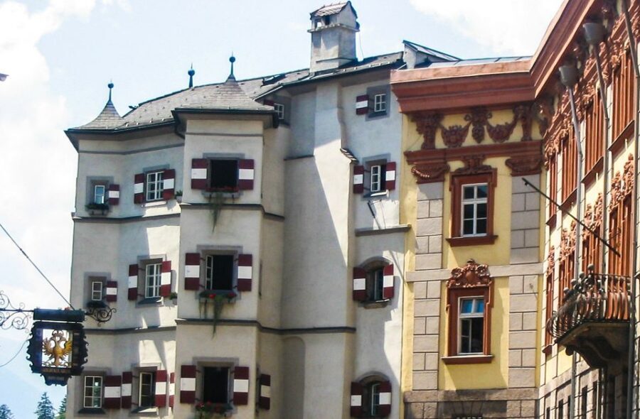 Innsbruck: Express Walk with a Local in 60 minutes - Golden Roof: The Famous Stop With Real Context