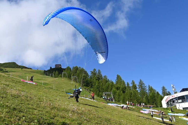 Innsbruck: Paragliding Adventure - Panoramabahn Elfer: the launch rhythm above Neustift