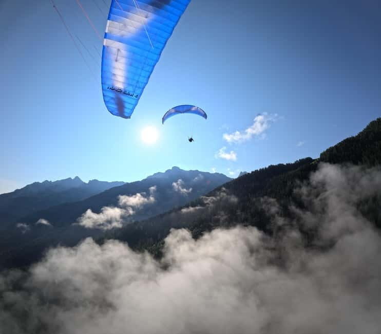 Innsbruck: Paragliding Adventure - What to bring (and what not to wear) when the mountain is cold