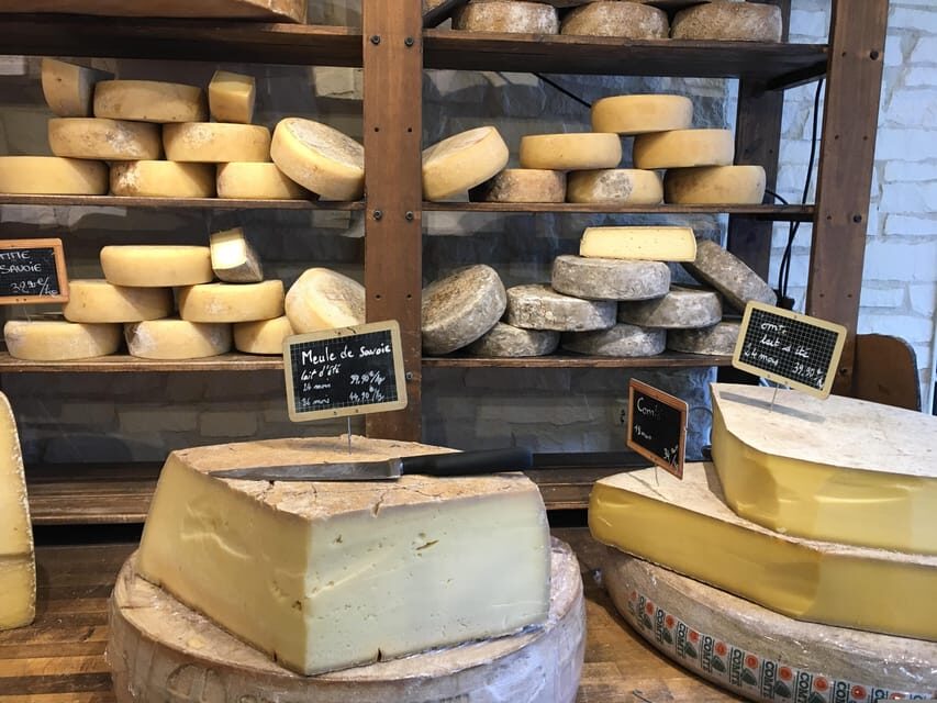 Innsbruck: Walking Traditional Food Tour - Meeting point and the walk rhythm in Old Town