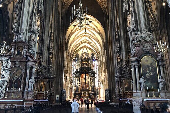 Introducing Vienna Walking Tour: The Capital of the Habsburgs - Hero Square and Austrian Government: How Power Gets Placed