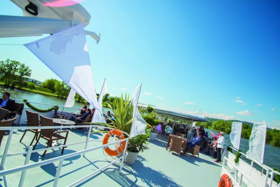 Linz: Harbor Cruise - What You’ll See from the Water: From ARS Electronica to the Castle