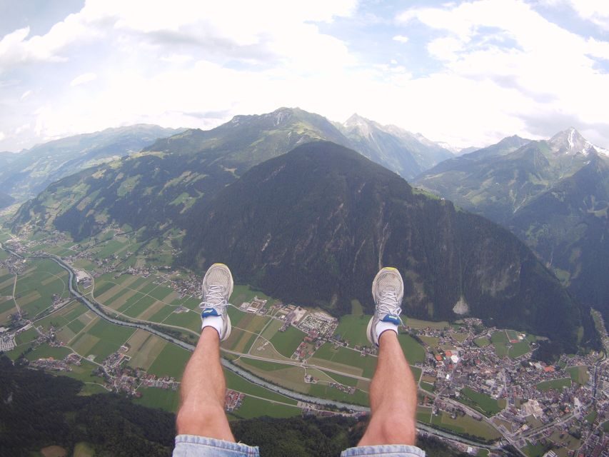 Mayrhofen: Paragliding Adventure With Soaring Views - The Air Time: What the 20–25 Minute Flight Feels Like