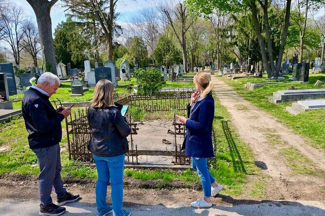 Mobile puzzle rally tour at the Vienna Central Cemetery - Vienna’s Central Cemetery, Turned Into a Puzzle Course