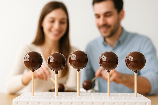 Mozartkugel Erlebnis - Hands-on chocolate making: shaping, filling, covering, dipping