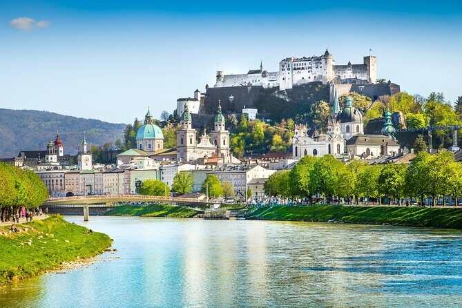 Mozart's Salzburg Exploration Game and Tour - How the Mozart lost-opera game works on your phone