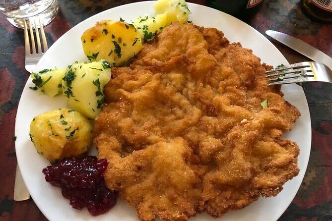 Nabiel's Vienna Cooking Class - A Vienna Home Kitchen With a Crispy Schnitzel Mission
