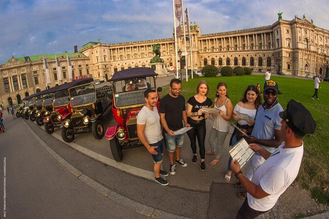 ( Night Tour ) With Private Guide + wine or prosecco - Car Comfort Details: Low Roof, Hearing, and Picture Stops