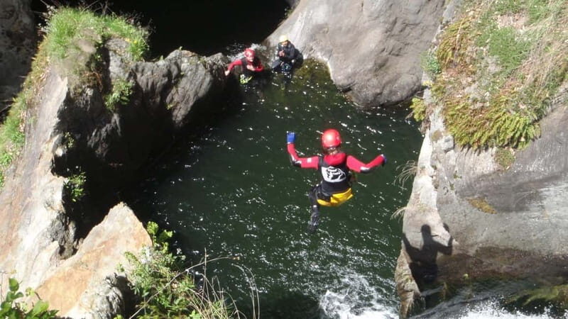 Ötztal: Canyoning "Wildwater XL" - The action highlights: pools, swims, 30 m rappels, and clear-water slides
