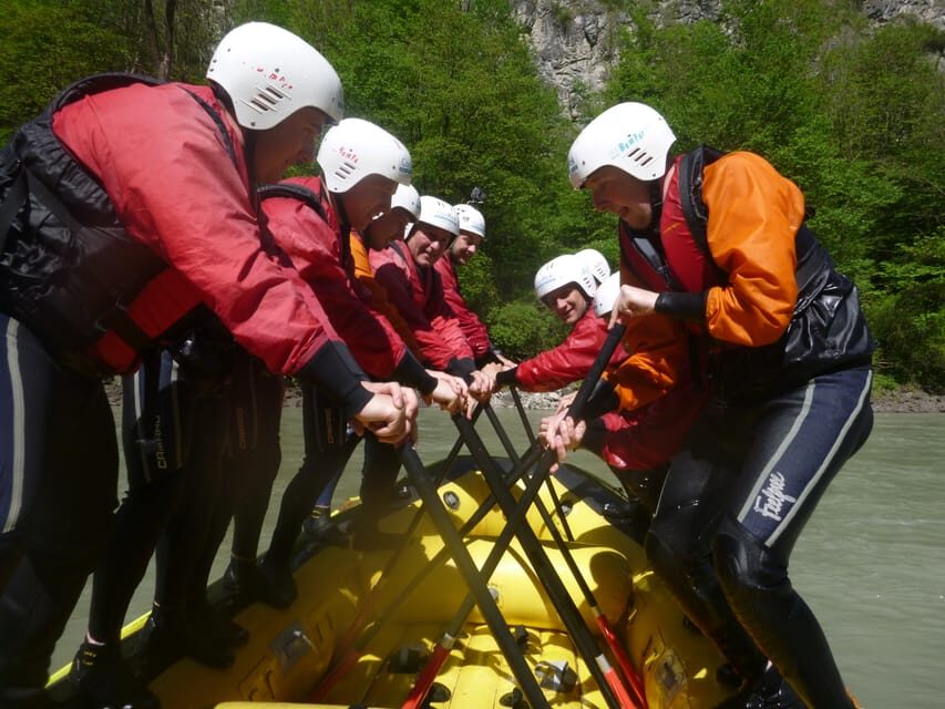 Ötztal: Rafting at Imster Canyon for Beginners - Imsterschlucht rapids: how beginners handle waves as a team