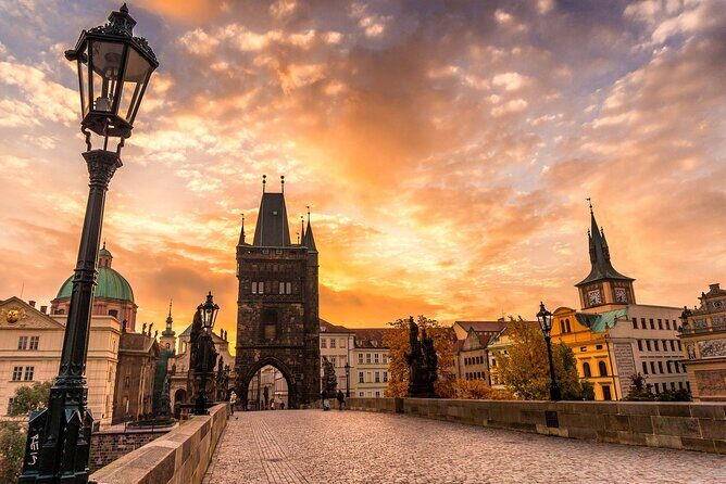 Prague Full-Day Guided Tour From Vienna - Transportation and Group Size: What the Logistics Reveal