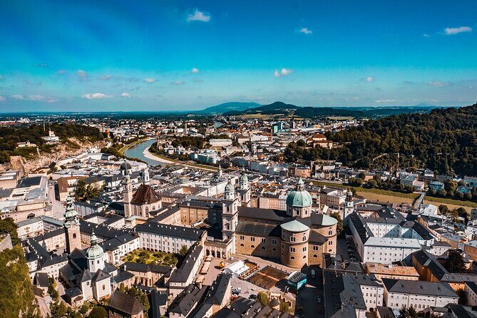 PrivaeTransfer from Vienna to Salzburg with sightseeing stop - Vienna to Salzburg by Private Car, With Your Sightseeing Stop Included