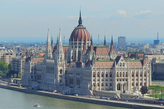 Private Budapest Day Trip from Vienna - Your driver as road-mentor: what they can (and can’t) do