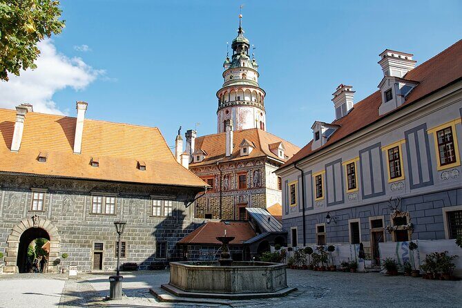 Private day trip from Linz to Cesky Krumlov and back - Vltava River Panoramas and Time to Stroll the Town