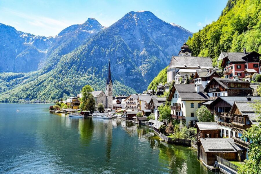 Private Hallstatt Full-Day Tour - Schloss Fuschl and Lake Fuschl photo stop: quick, scenic, and well placed