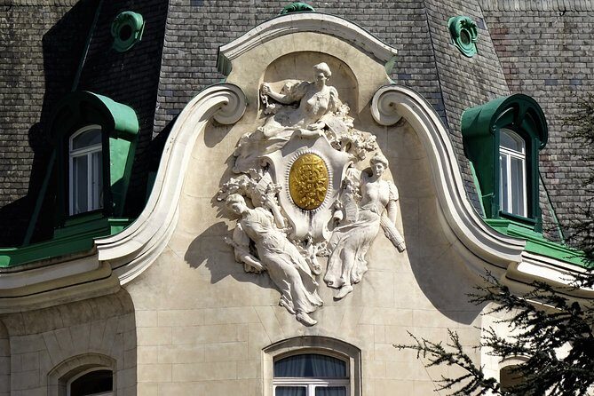 Private Klimt & Vienna Art Walk — From Baroque to Secession - Naschmarkt as your built-in lunch and snack option