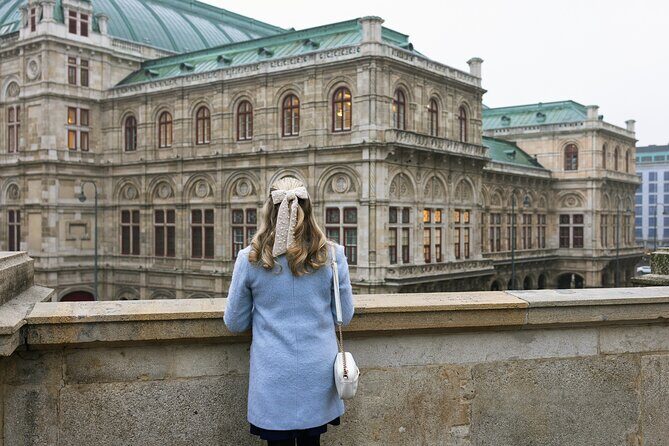 Private Photographer Vienna - Finding the Meeting Spot at Albertina Without Stress