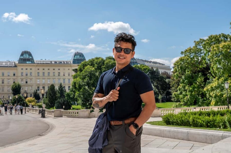 Private Photoshoot in Vienna City Center - Should you book this Vienna city center photoshoot?