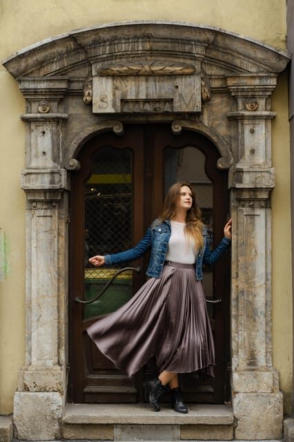 Private Photoshoot Walk Old Town of Graz - Posing help that keeps shots looking like you