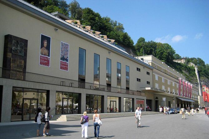 Private Tour: Discover Salzburg and the Stunning Lake District - Salzburg lunch built around the prep, not just the plate