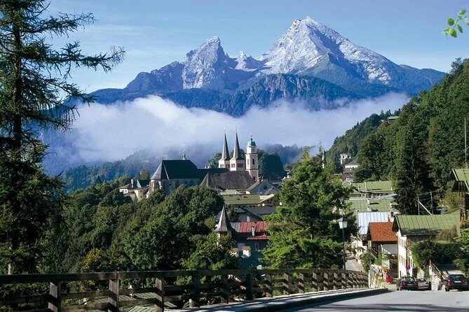 Private Tour: Eagle's Nest and Bavarian Alps Tour from Salzburg - Salzburg to Obersalzberg: the ride that sets expectations