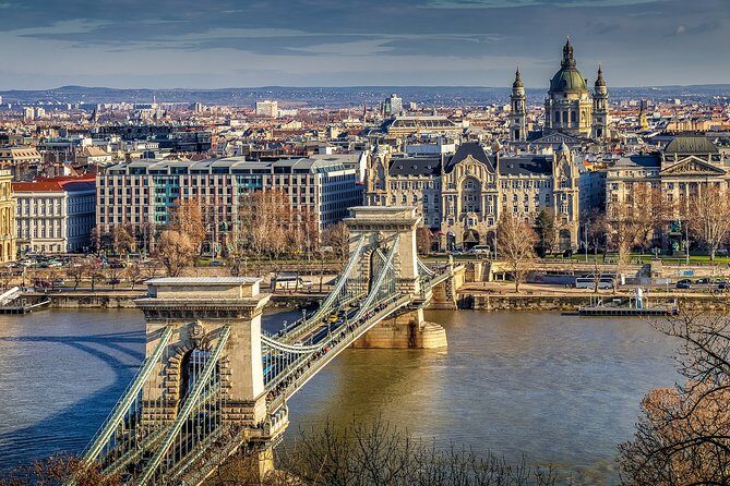 Private tour of Budapest with transfer from Vienna, Local Guide - Hungarian Parliament Building: Big Exterior Moments, Real Time Budgeting