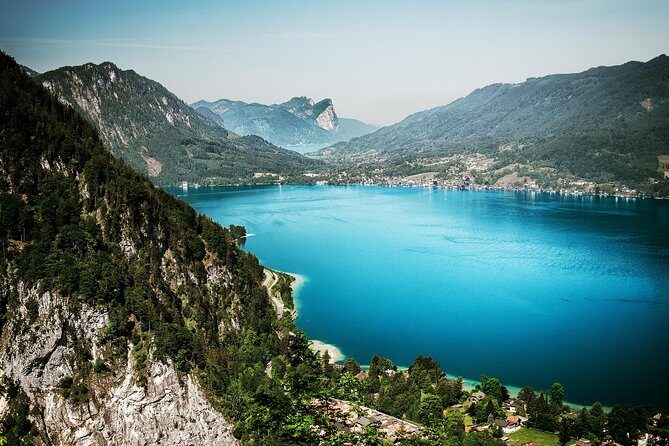 Private Tour Vienna to Salzburg via Wachau & Lake District - Stop 2: Dürnstein and the Robin Hood era story