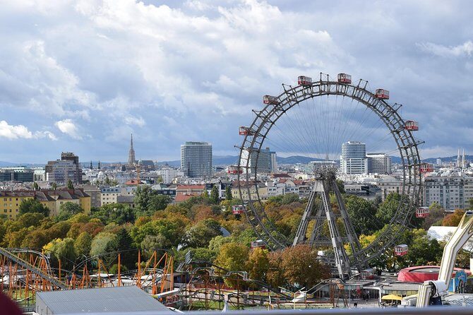 Private transfer from Salzburg to Vienna with 3h Sightseeing stop in Hallstatt - Vienna arrival: keep your next step simple