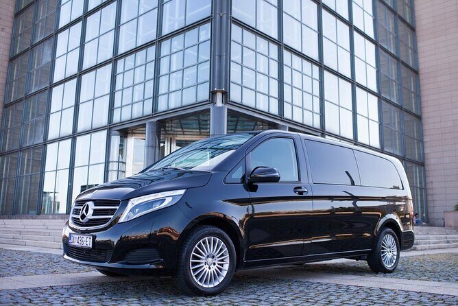 Private Transfer from Venice to Vienna or Vienna to Venice - The driver and the ride: English, timing, and real comfort