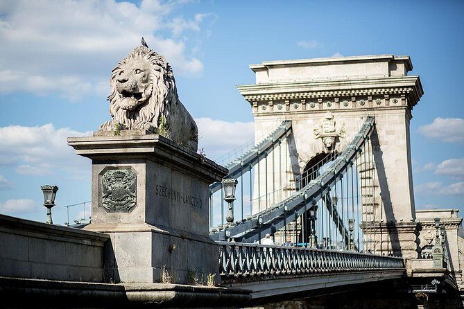 Private transfer from Vienna to Budapest with Bratislava visit - How the guide helps you with timing and free time