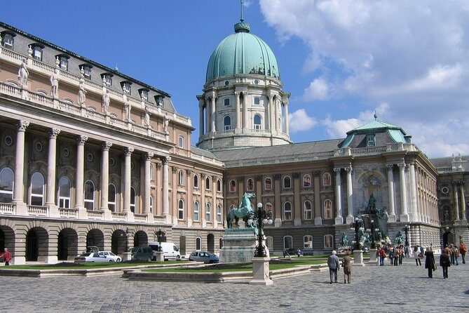 Private transfer from Vienna to Budapest with Bratislava visit - After Bratislava: the calm drive into Budapest