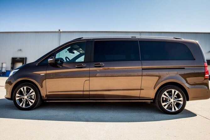 Private transfer from Vienna to Munich with sightseeing stop - Comfort details that reduce travel stress
