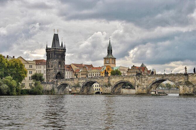 Private Transfer from Vienna to Prague with Stop in Hluboká or Český Krumlov - Key things to know before you go