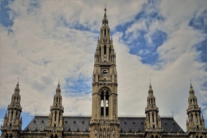 Private Vienna Evening Walk — Orientation for Your First Night - Theatre-and-café pause: culture in one breath