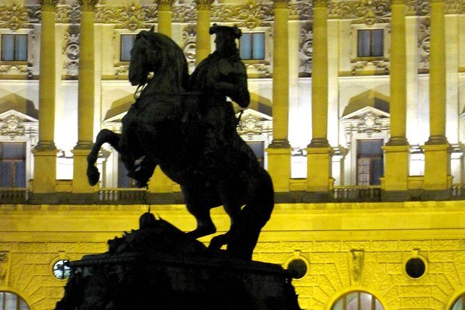 Private Vienna Evening Walk — Orientation for Your First Night - Heldenplatz: grand skyline views with hard historical weight