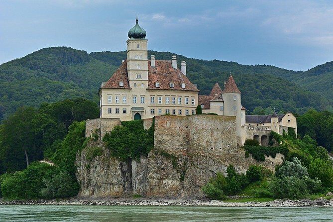 Private Wachau Valley & Danube River Tour from Vienna - The Wachau Valley drive: why having a driver changes everything