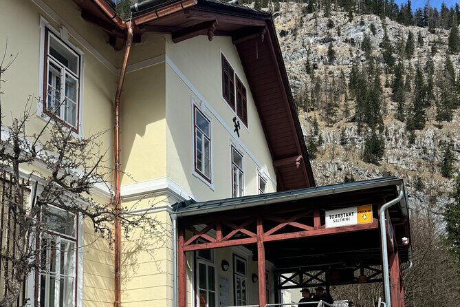 Public 6 hour tour to Hallstatt from Salzburg - Lake Wolfgang: short stop, free admission, easy photos