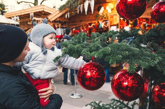 Salzburg Christmas Markets Day Trip from Vienna - Salzburg old town with a local guide: get your bearings fast