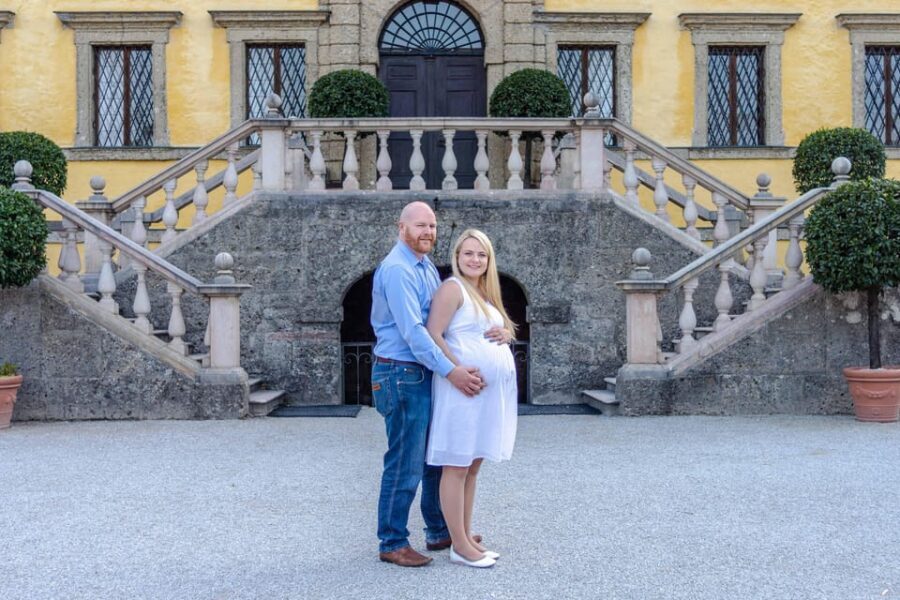 Salzburg City: private photoshoot at Salzburgs landmarks - Getreidegasse and Domplatz: old-town angles in a tight timeline