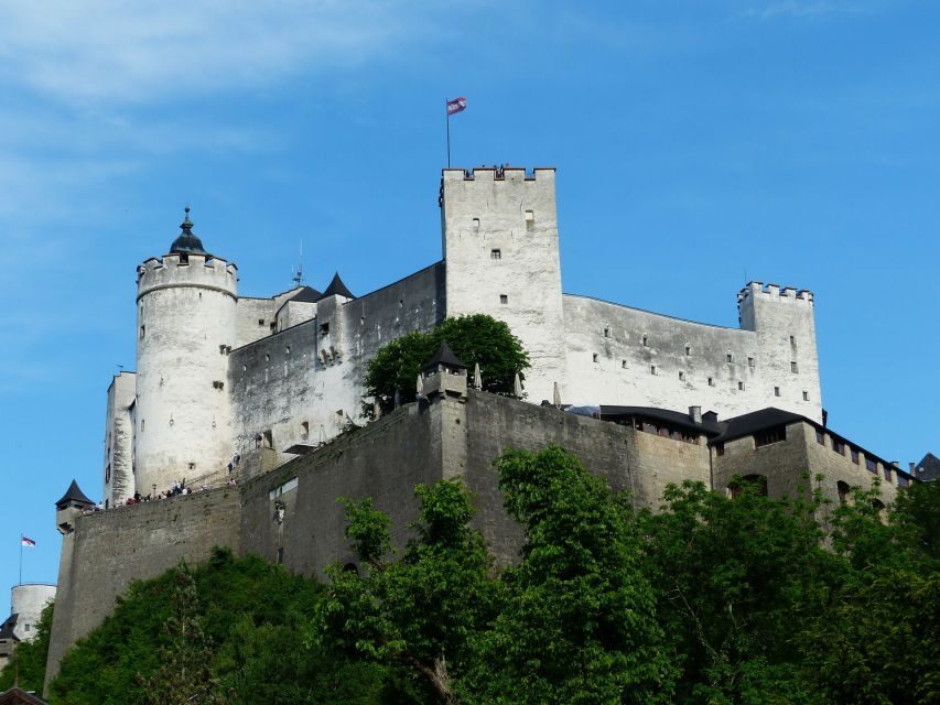 Salzburg: Express Walk with a Local in 60 minutes - Historic Fortresses and the Regal Past: Learning Salzburg by Looking Up