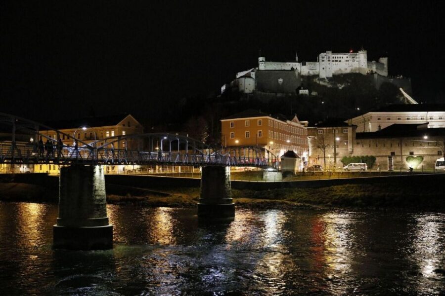 Salzburg: Hallstatt and Sound of Music Tour - How to avoid the common Hallstatt time trap