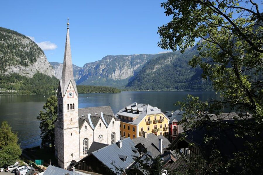 Salzburg: Hallstatt and Sound of Music Tour - The Sound of Music leg: filming locations, guided stories, and singing breaks