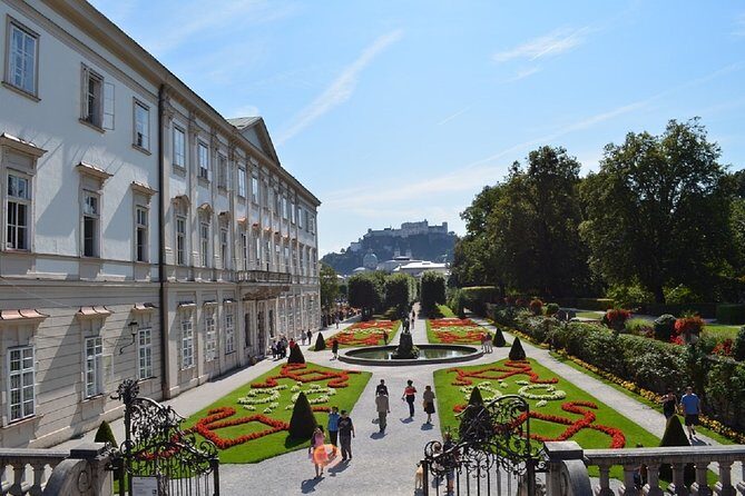 Salzburg Old Town Highlights Private Walking Tour - Meeting point: start at Marktfrauen-Brunnen (and don’t be late)