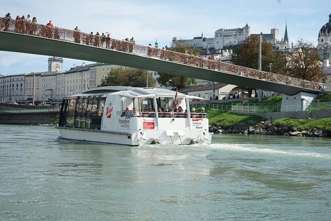 Salzburg Panorama Cruise on the Salzach river - A 40-minute Salzburg cruise that gives you real orientation