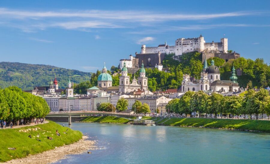 Salzburg: Private City Highlight Tour with a Guide - Getreidegasse: the shopping street where Salzburg turns into a museum